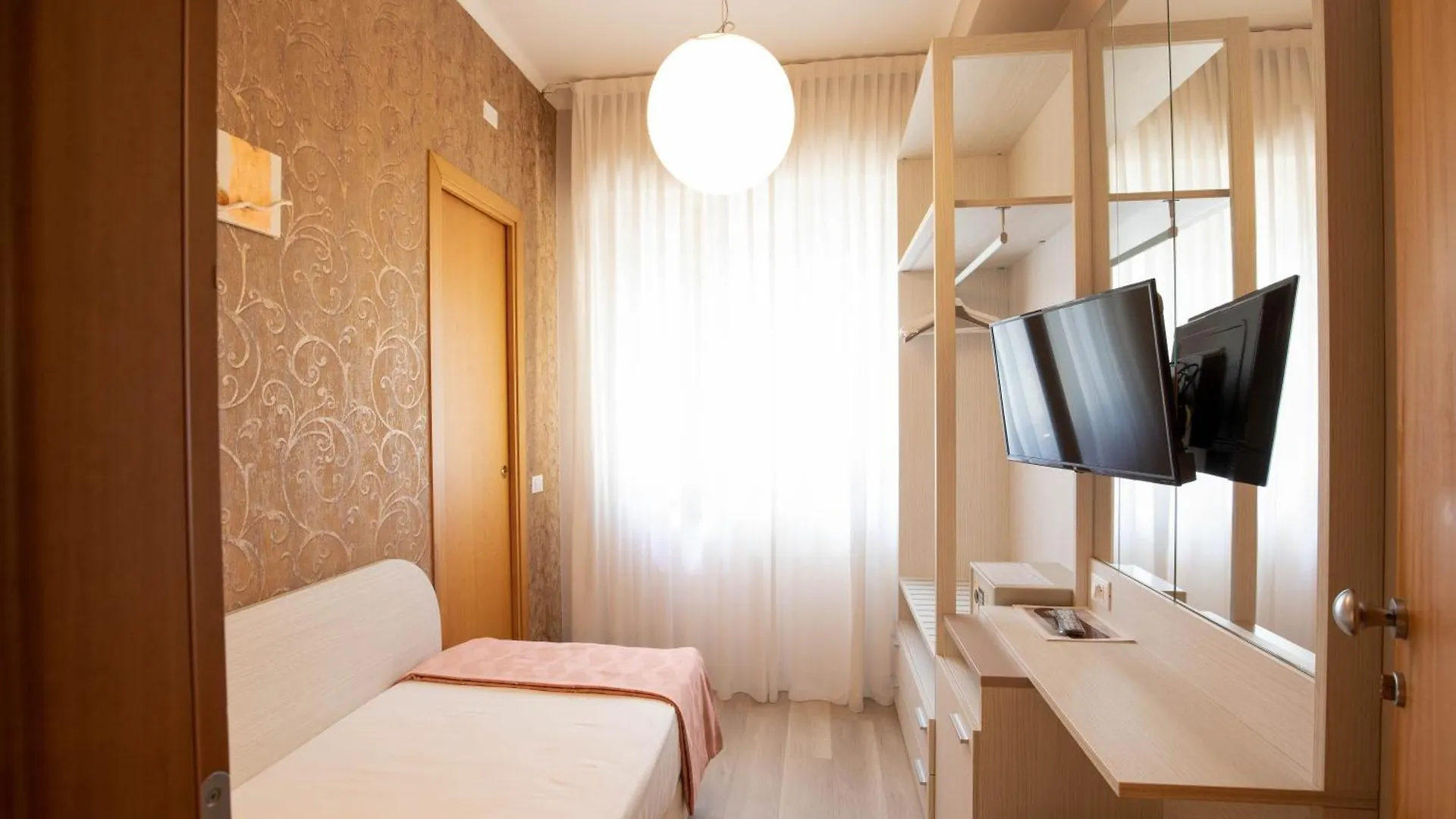 Hotel Ombretta Mare Rimini 3*,  Italy